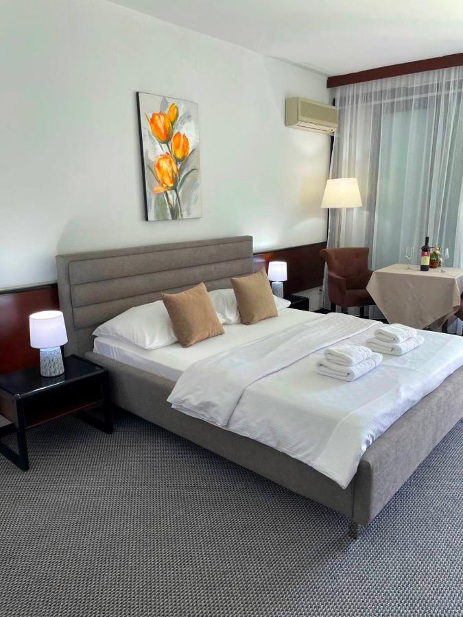 Corpus A - Hotel Albatros Ulcinj Luaran gambar